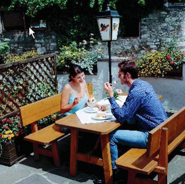 Hotel Restaurant Gradlwirt Niederndorf  Bagian luar foto