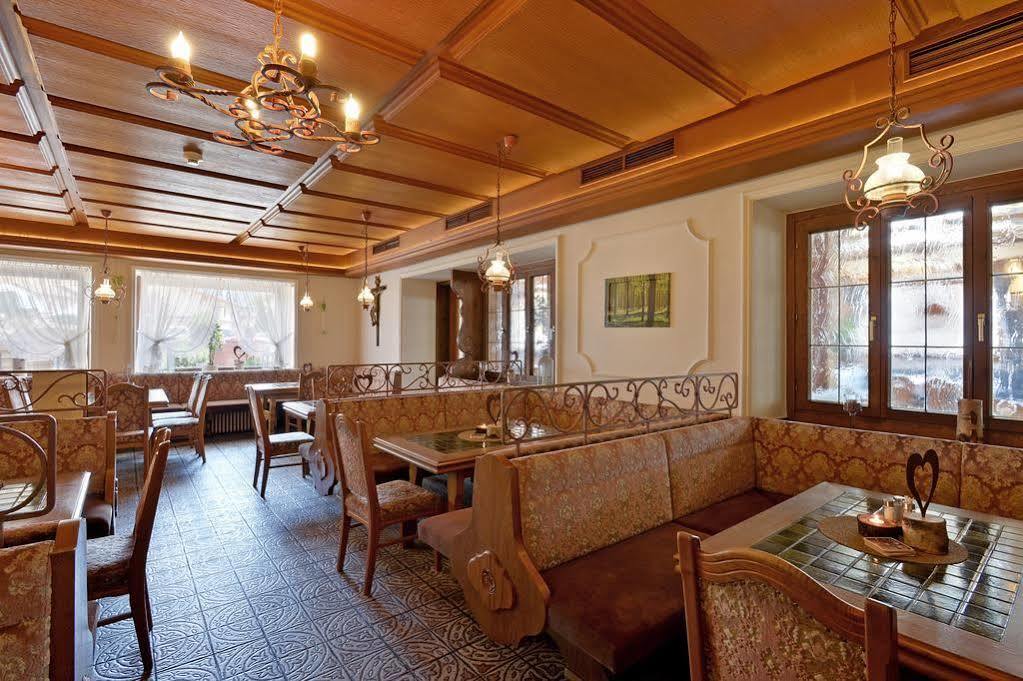 Hotel Restaurant Gradlwirt Niederndorf  Bagian luar foto
