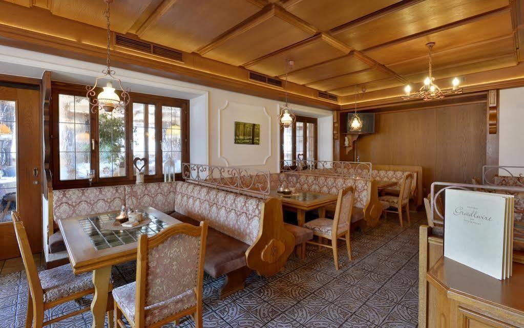 Hotel Restaurant Gradlwirt Niederndorf  Bagian luar foto