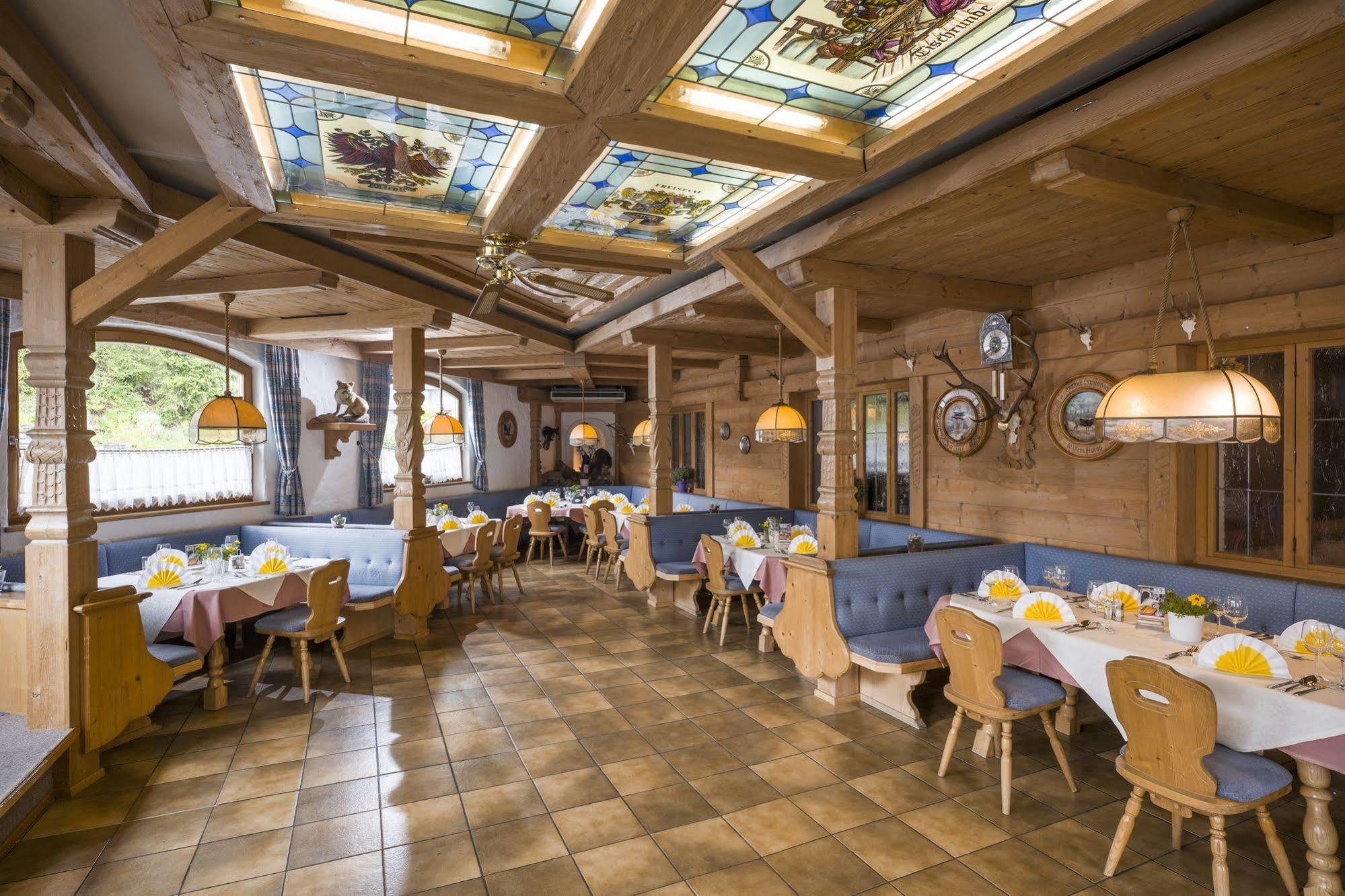 Hotel Restaurant Gradlwirt Niederndorf  Bagian luar foto