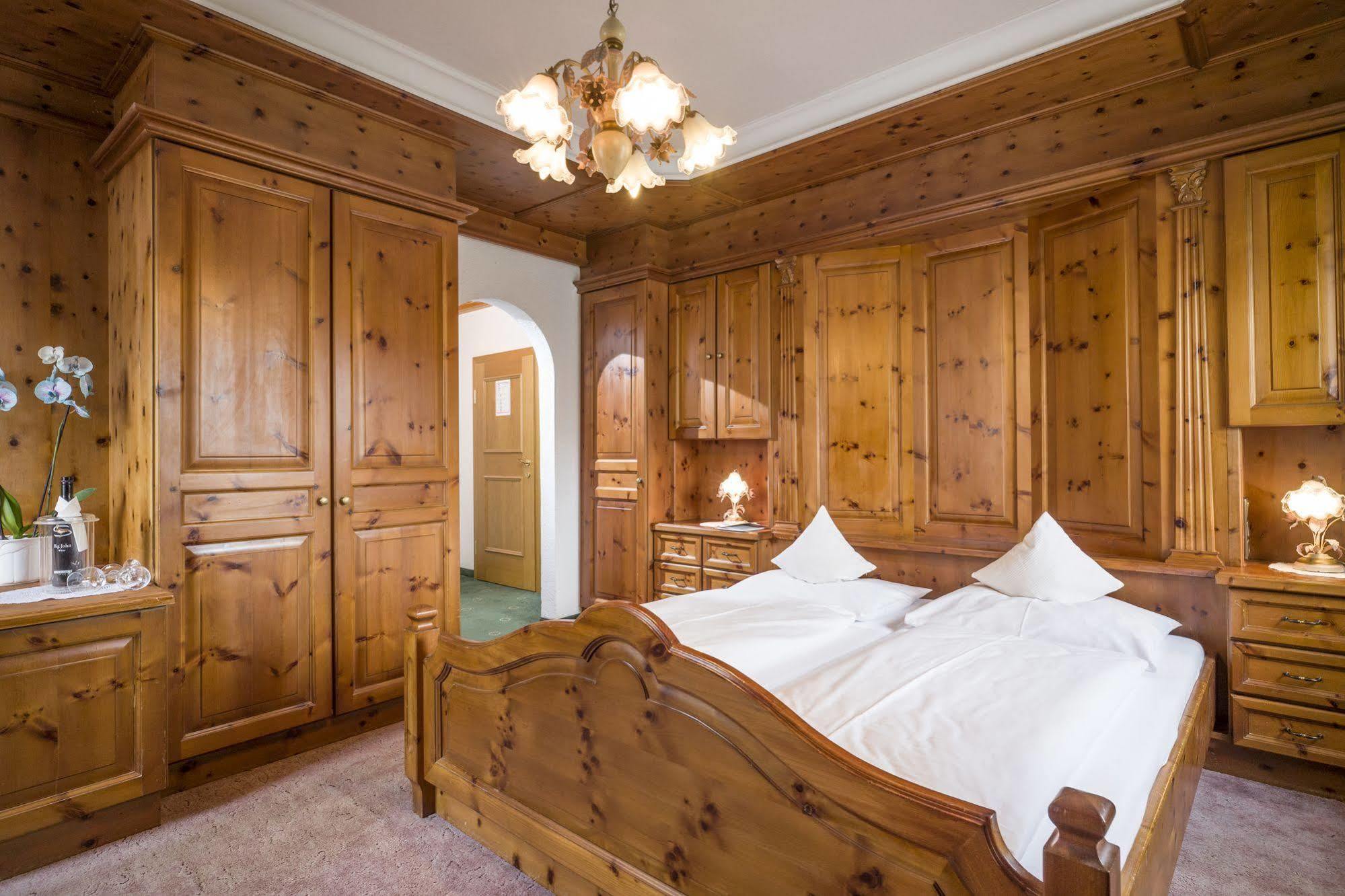 Hotel Restaurant Gradlwirt Niederndorf  Bagian luar foto
