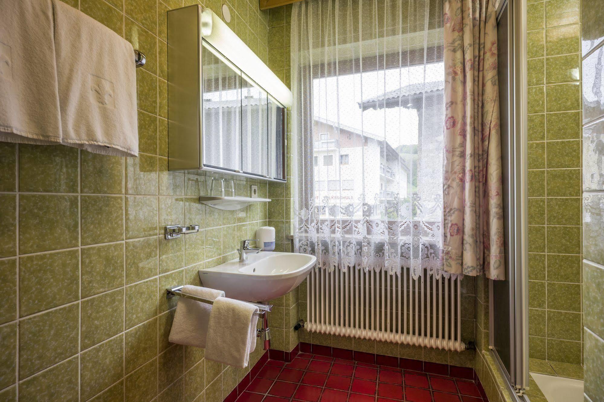 Hotel Restaurant Gradlwirt Niederndorf  Bagian luar foto