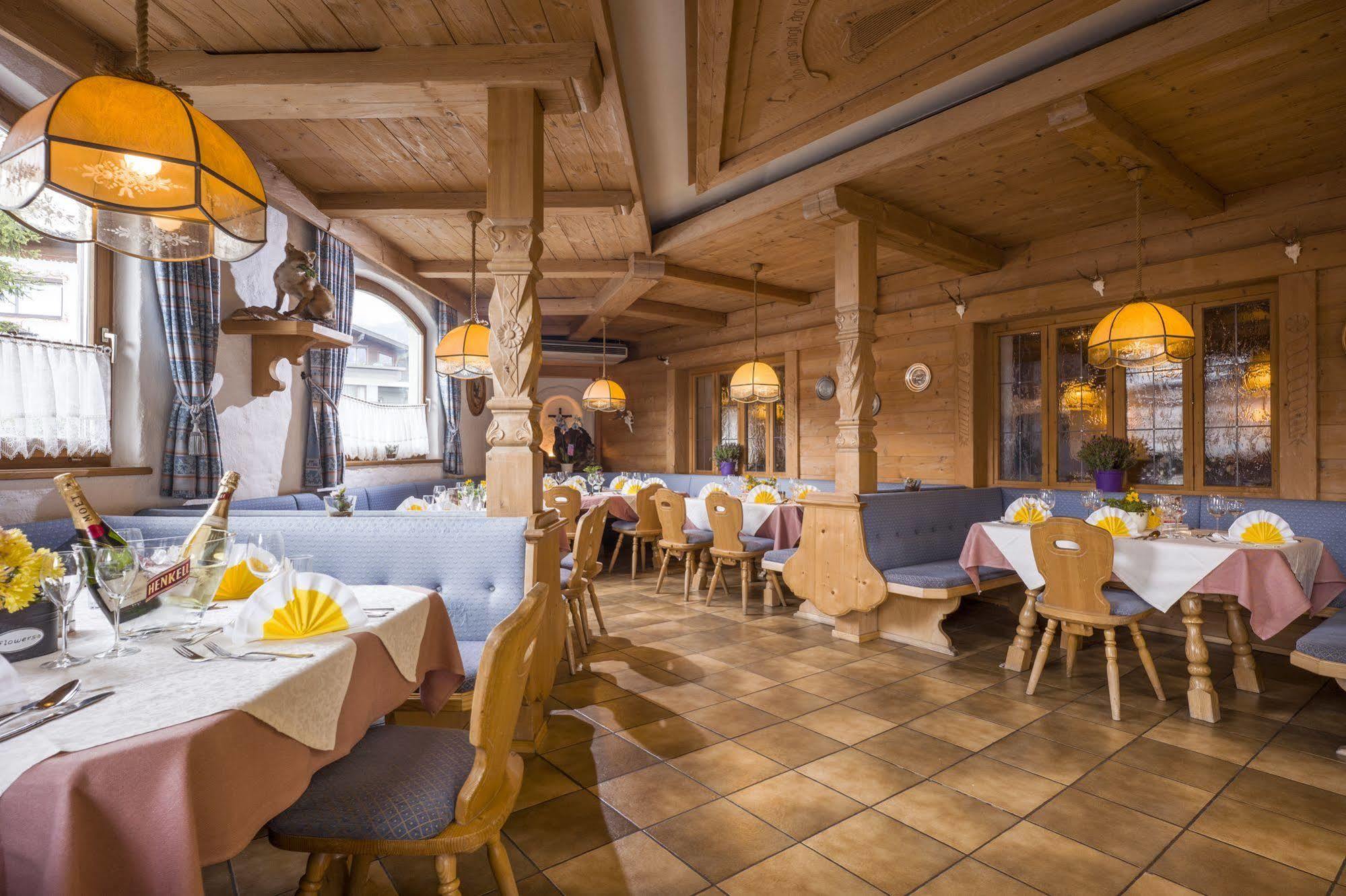 Hotel Restaurant Gradlwirt Niederndorf  Bagian luar foto