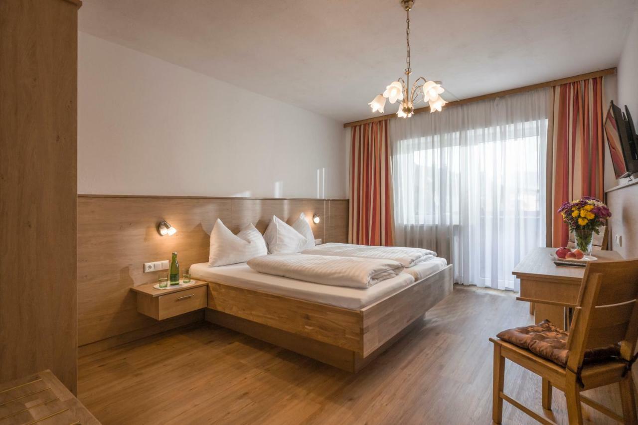 Hotel Restaurant Gradlwirt Niederndorf  Bagian luar foto