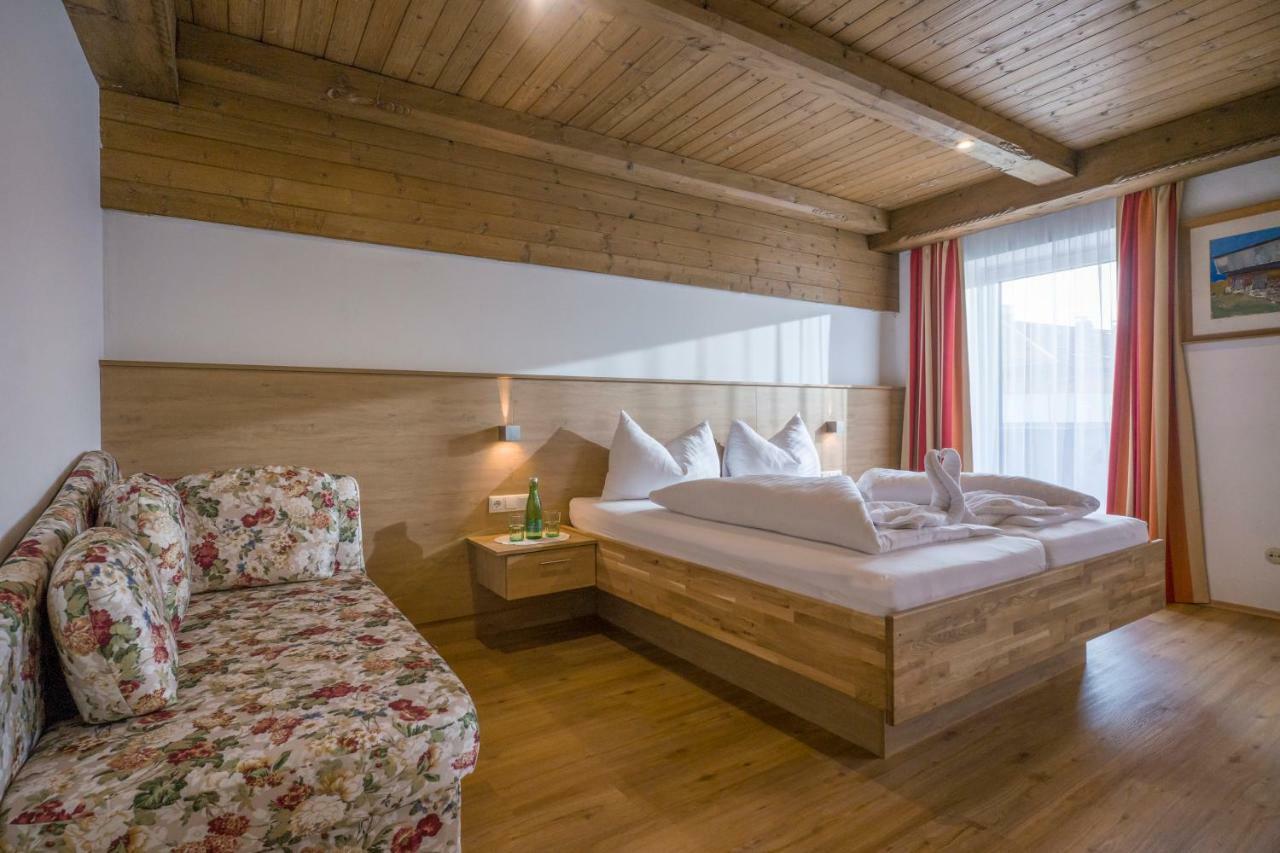 Hotel Restaurant Gradlwirt Niederndorf  Bagian luar foto