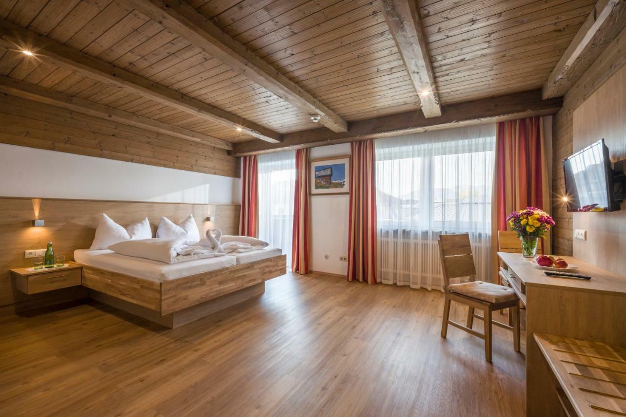 Hotel Restaurant Gradlwirt Niederndorf  Bagian luar foto